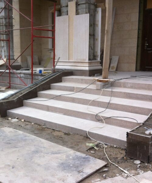 Escaliers en granit et en travertin (3)